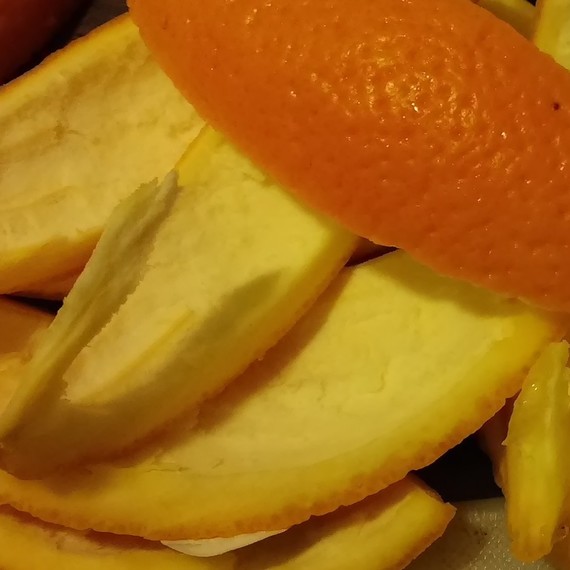 hk_fruit_orange_peels_skins_lighting_nov_2014_001.jpg (skyword:344468)