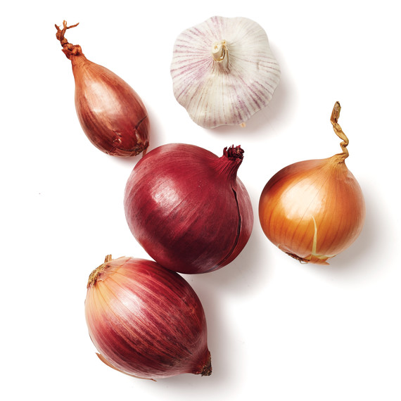 produce-onion-garlic-shallot-silo-131-d111919.jpg