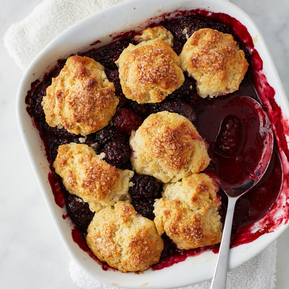 featured-recipe-blackberry-cobbler-173-d113085.jpg