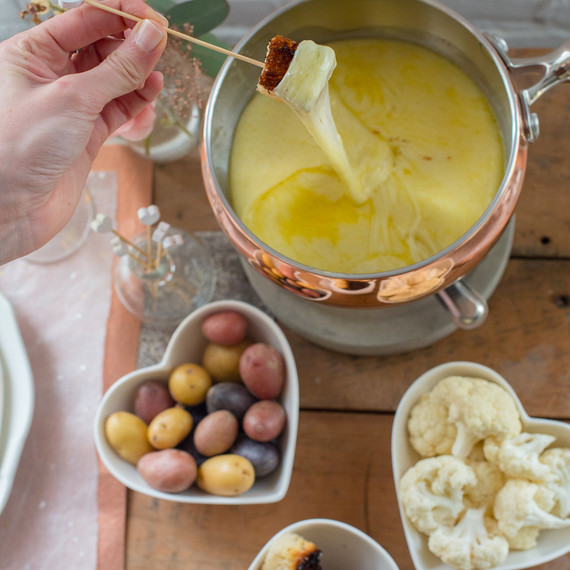 cheese fondue dipping cheese fondue dipping
