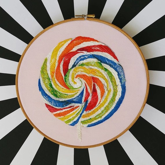 embroidery-food-swirl-lollipop embroidery-food-swirl-lollipop