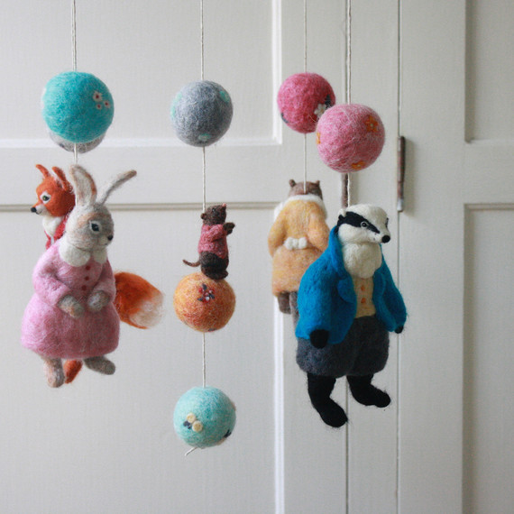 felted-mobile-foxes felted-mobile-foxes