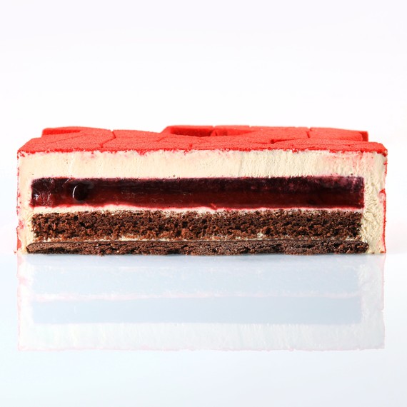 geometric-cake-cluster-inside-dinara-kasko geometric-cake-cluster-inside-dinara-kasko