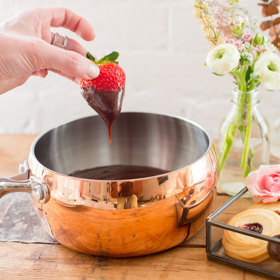 chocolate strawberry dipping chocolate strawberry dipping