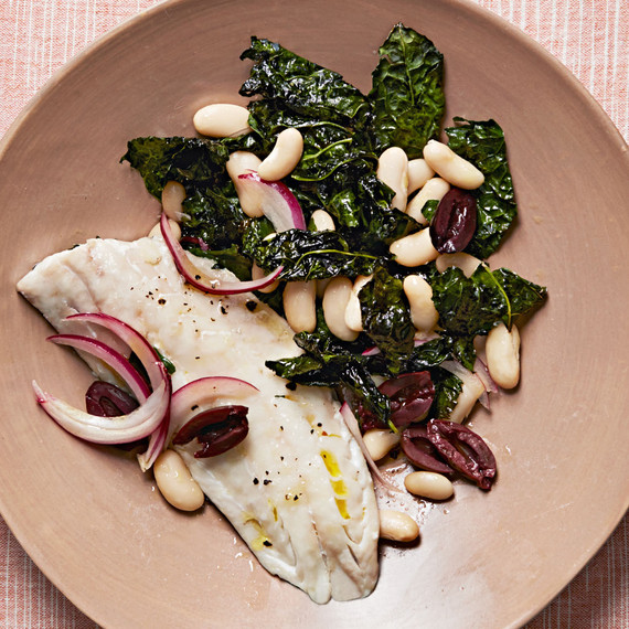 sea-bass-with-kale-and-canellini-beans-102817885.jpg
