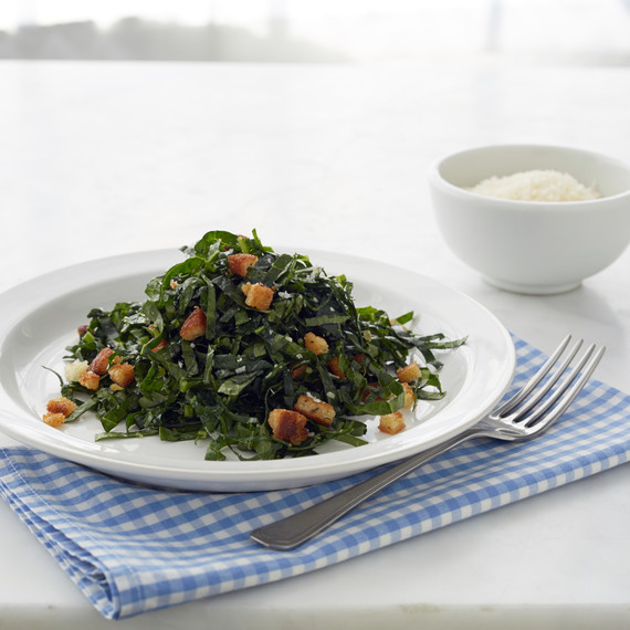 cooking-school-kale-ceasar-salad-091-d111289-0914.jpg