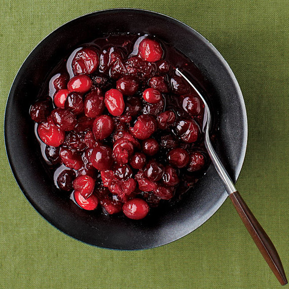 thanksgiving-stuffing-cranberry-sauce-2-med107616.jpg