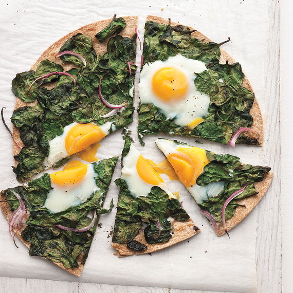 sunny-side-up-egg-baby-spinach-flatbread-mbd108463.jpg