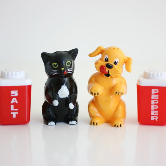 vintage salt and pepper shakers cat and dog vintage salt and pepper shakers cat and dog