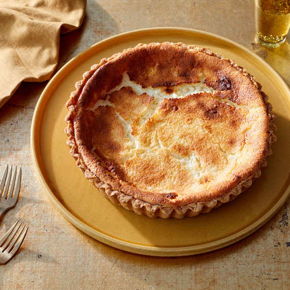 tart au fromage on plate tart au fromage on plate