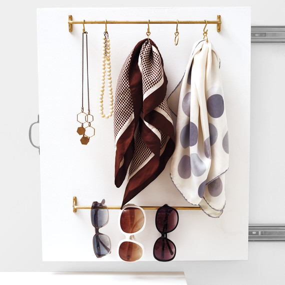 closet-accessories-pull-out-station-detail-104-d112569.jpg