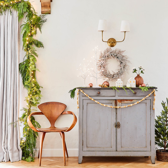 emily henderson christmas decor white wreath emily henderson christmas decor white wreath