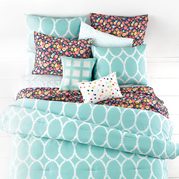 msmacys-whim-mirrormirror-comforter-packaging-mrkt-0115.jpg