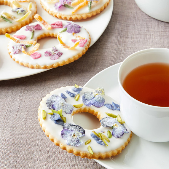embellished wreaths cookies martha bakes tea embellished wreaths cookies martha bakes tea