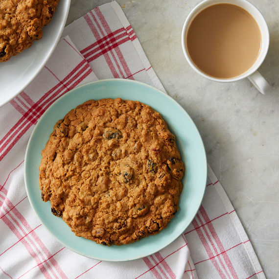 oatmeal raisin cookie oatmeal raisin cookie