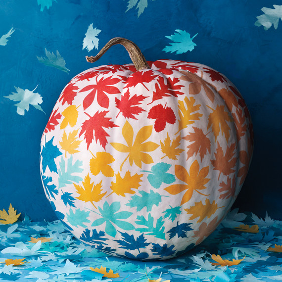 oct-cover-white-pumpkin-leaves-teal-bkgrd-no-text-237-v2-d112200r.jpg