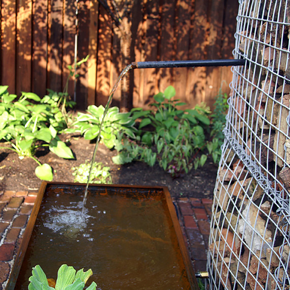 Bucktown_Waterfeature-010616.jpg (skyword:216454)