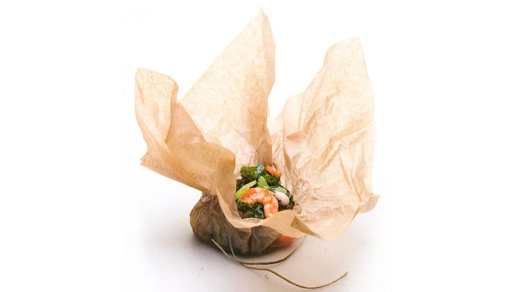 Shrimp with Kale and White Beans Baked in Parchment_image