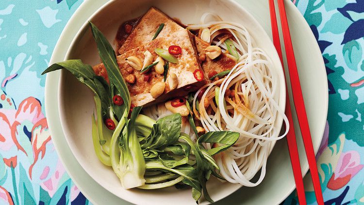 Tofu with Baby Bok Choy and Rice Noodles_image