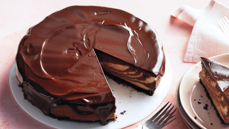 Chocolate-Peanut Butter Cheesecake with Chocolate Glaze_image