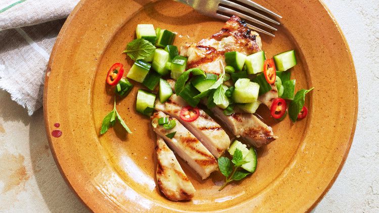 Grilled Chicken Breast with Cucumber Relish_image
